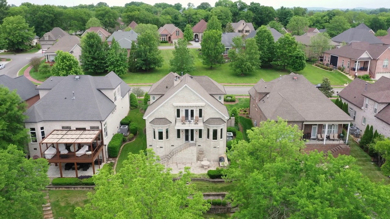 Lakefront with Dock in Fairvue Plantation, Gallatin TN near Nashville