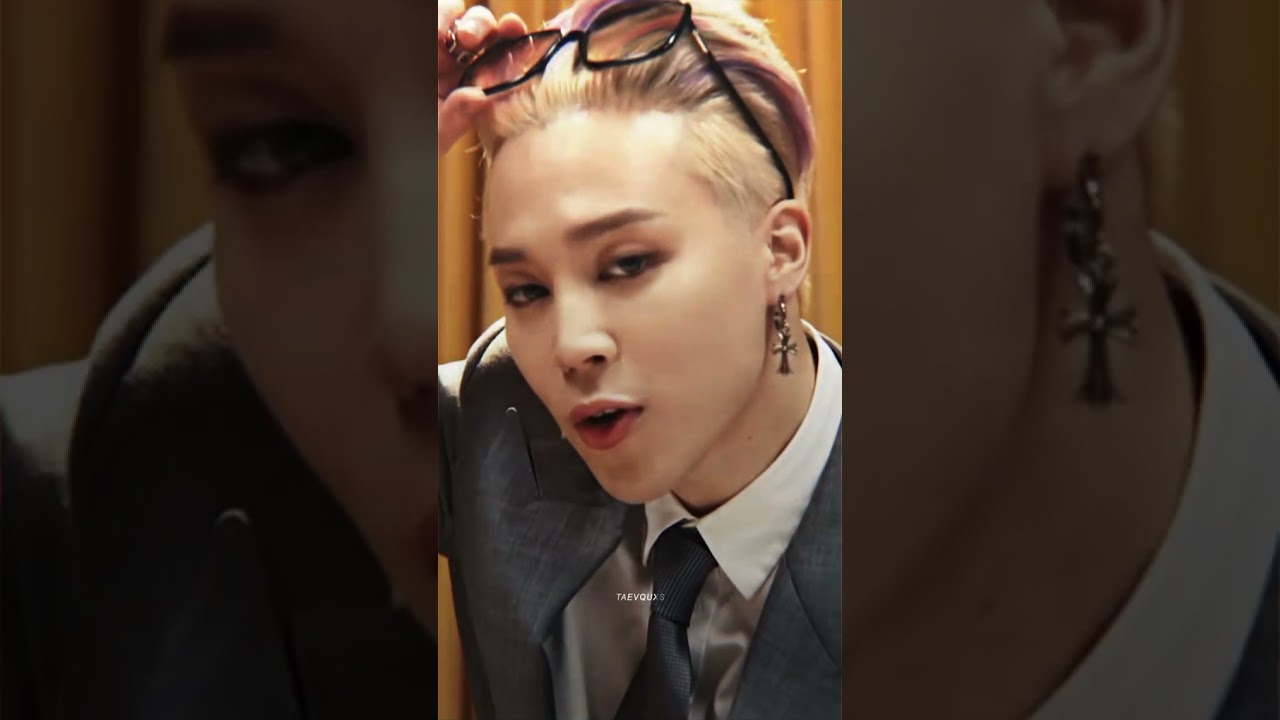 Jimin giving seductive vibes in butter 😎