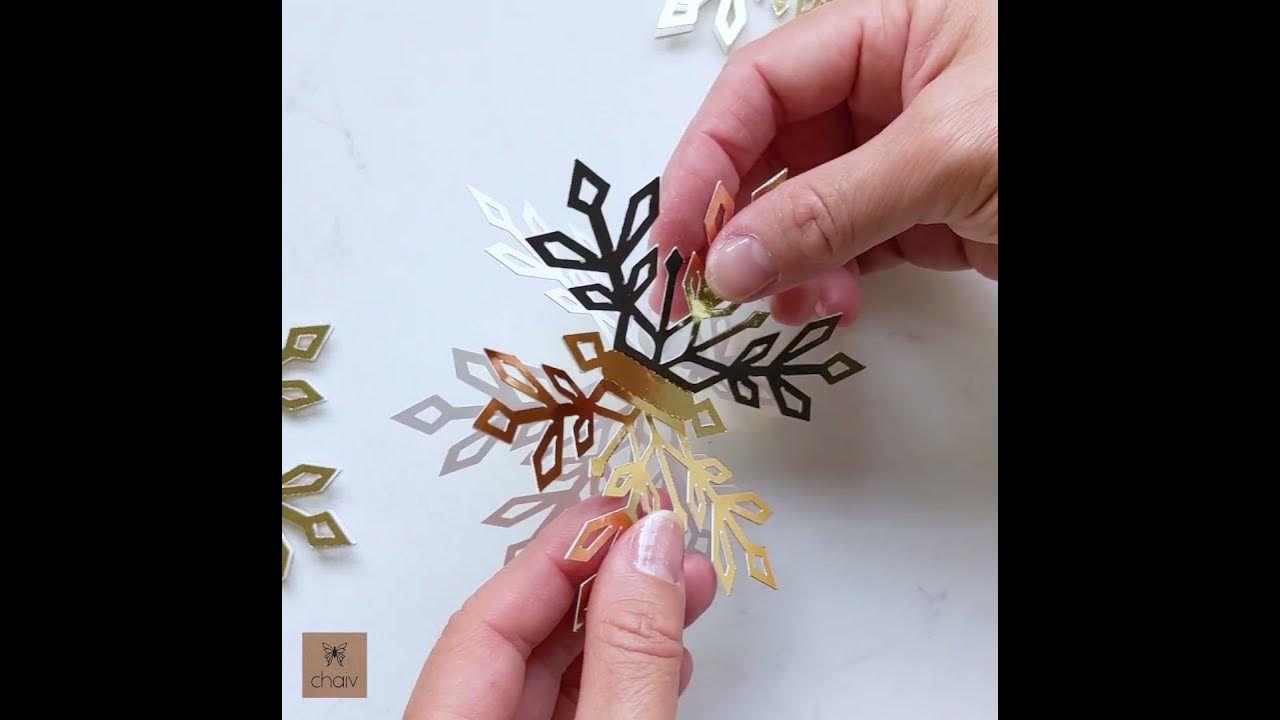 DIY 3D Paper Snowflakes for Christmas Decorations