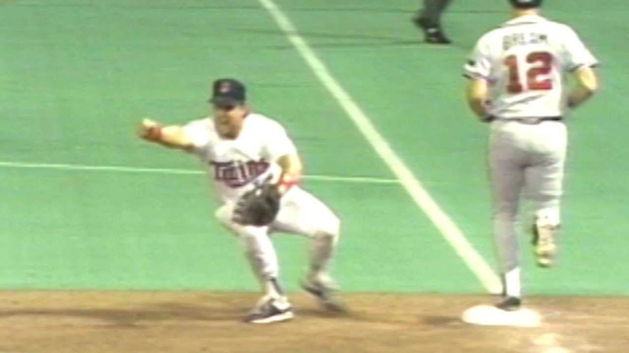 WS1992 Gm4: Borders hits a solo home run off Glavine 