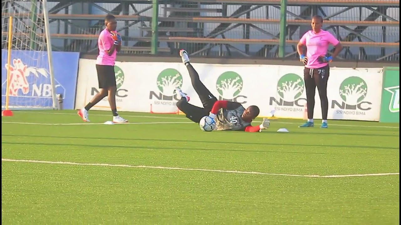 Sharp reflexes. Solid hands. GK training in full swing! 🟣🧤 