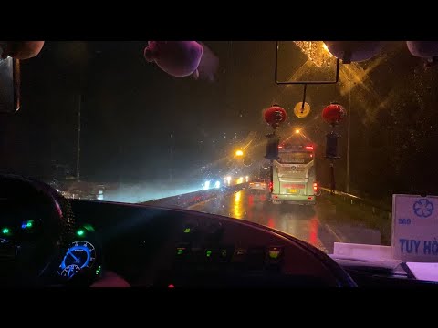 Video [233] ĐI XE KHÁCH TRỜI MƯA THÌ THÚ VỊ NHẤT - TRẢI... - youtube