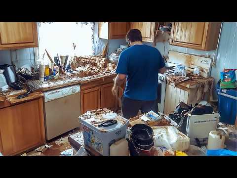 Cleaning the DIRTIEST HOUSE in the World | BIOHAZARD by @MidwestMagicCleaning