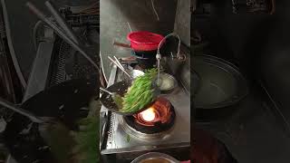 #cat #monkeysr cookingថ្ងៃនញុមានមុខម្ហូបមួយមុខទៀតហើយបងប្អូន ឆាម្ទេសជាមួយសាច់ជ្រូកបីជាន់