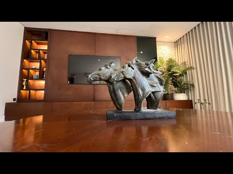 تصميم وتنفيذ أعمال خشبية في مجمع رواس السكني