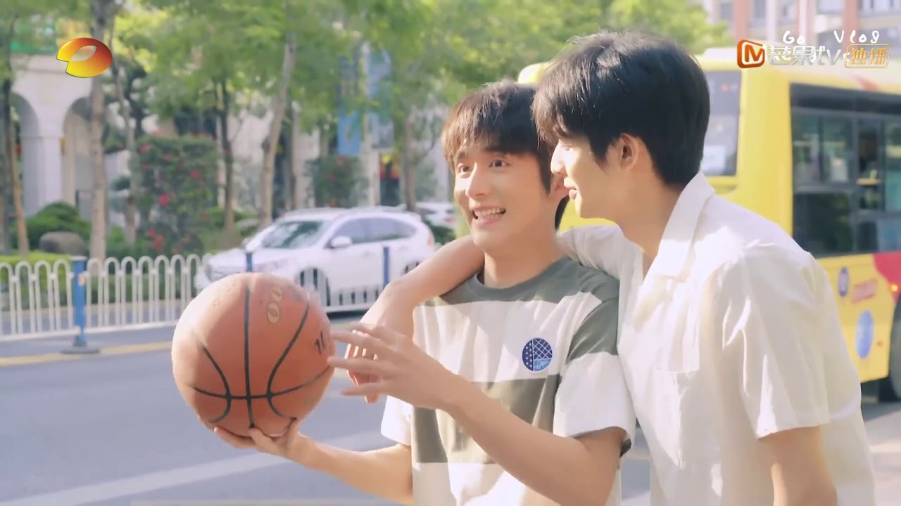 【以家人之名】花絮：帅哥之间的友谊！张新成土味情话撩宋威龙 | Go Ahead - Behind the Scenes