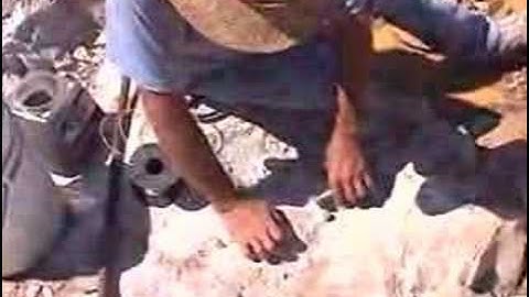 Flintknapping, Novaculite Laurel Leaf Part 1