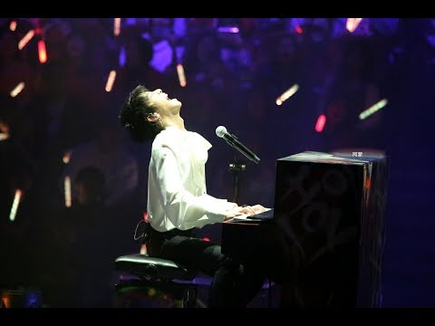 【华晨宇Hua Chenyu：演唱会最难忘一幕】《国王与乞丐》迷弟伴奏 一万八千人大合唱171014北京演唱会Live