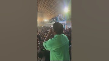 @kwekusmoke on #violence mood with the fans with @OfficialSarkodie#sarkodie #kwekusmoke