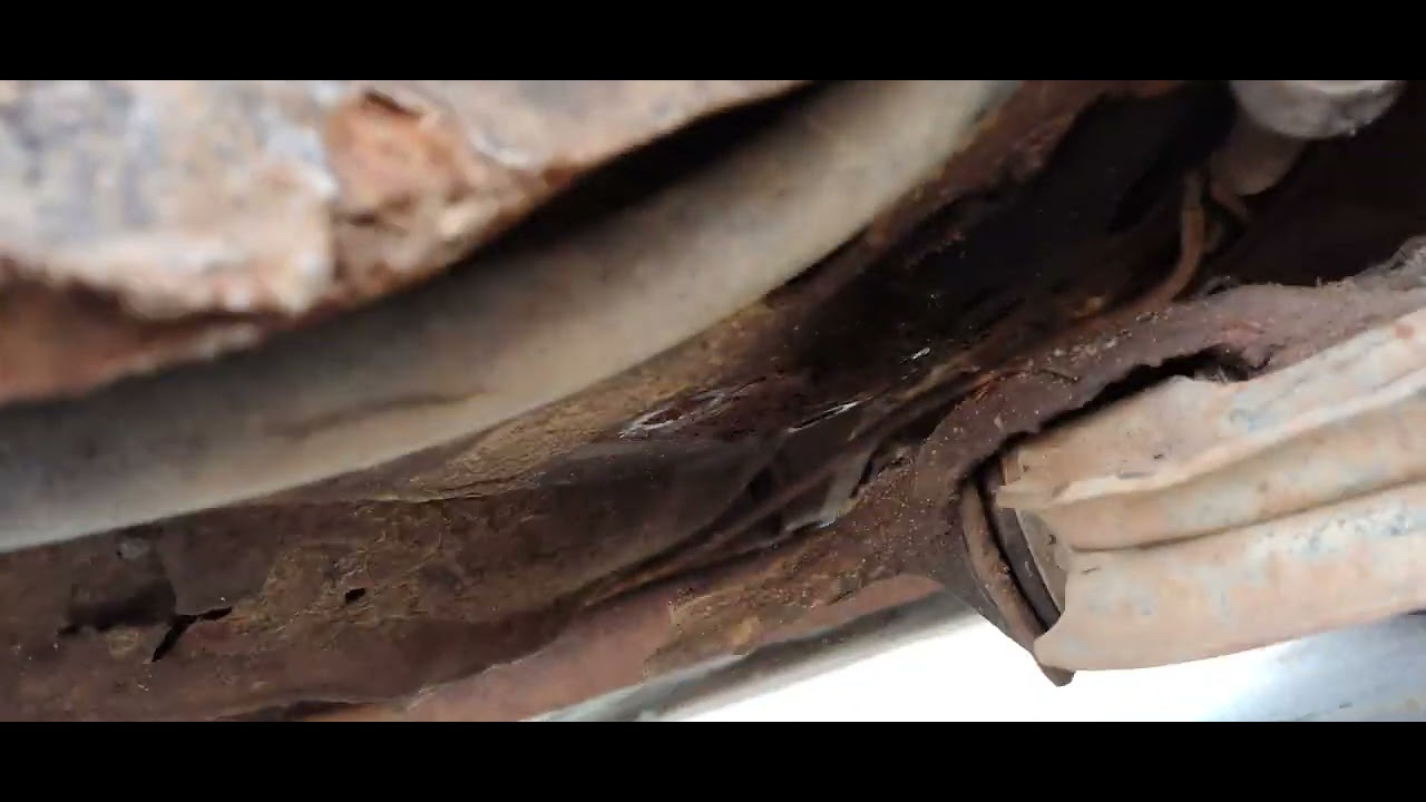 How to remove and replace the stabilizer bar bushings on the Monza