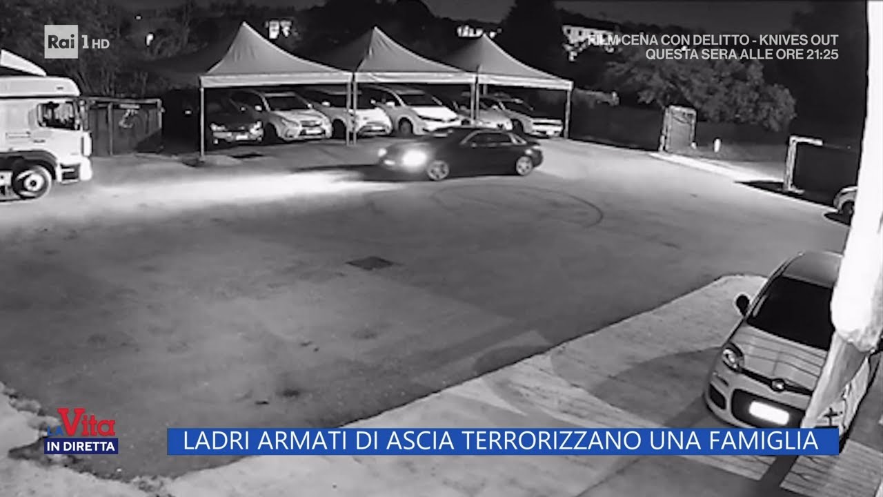 Ladri armati di ascia terrorizzano una famiglia - La Vita in diretta 09/11/2022