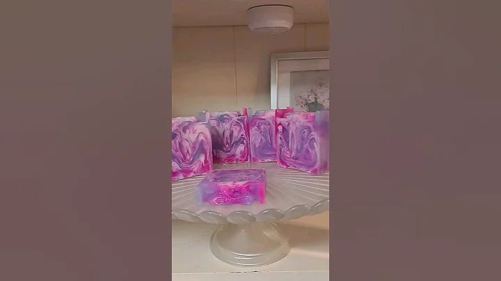 NEW POUR TECHNIQUE - Melt and Pour soap( FULL VIDEO ON MY CHANNEL)