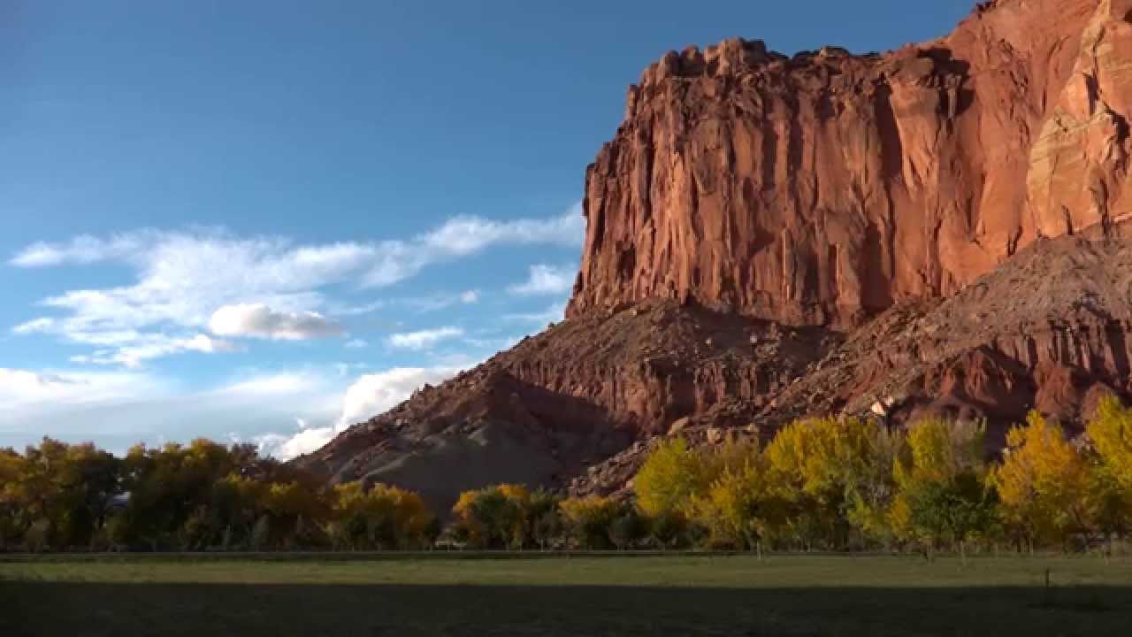 キャピトルリーフ国立公園観光 グランドサークルの秘境絶景スポットの見どころ Petite New York