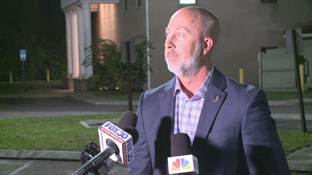 Police report dead body found in apartment complex on Jacksonville's ...