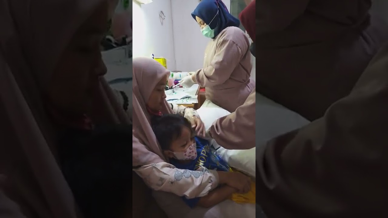 AA' cek darah di laboratorium Jenggolo Jombang