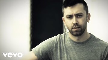 Rise Against - Hero Of War (Official Video)