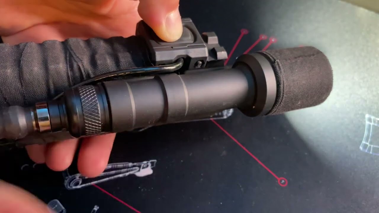 SUREFIRE製 SCOUTLIGHT 詳細不明 maxresdefault.jpg