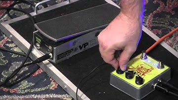 Dwarfcraft HAX ring modulator pedal demo with Expression Pedal