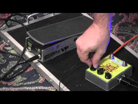 Dwarfcraft HAX ring modulator pedal demo with Expression Pedal