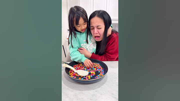 She comforts crying baby mama 🤣👶🏻❤️👧🏻