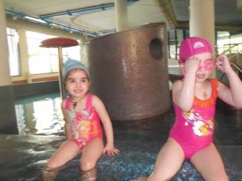 ელენე და თეკლა ცურვაზე