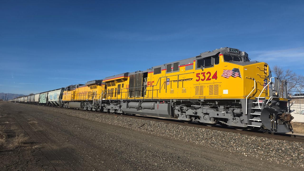 Union Pacific Grain train reroutes on the BNSF Joint Line - YouTube