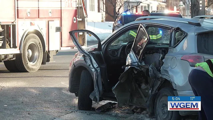 2 injured in crash at 12th and College