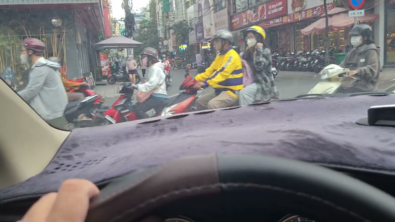 Cách vượt qua nỗi sợ xe ngược chiều khi đi đường nhỏ hẹp - không có tim đường - hãy đi từ từ.