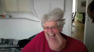 Oma Bella lacht :-))  Grandma laughs screenshot 5