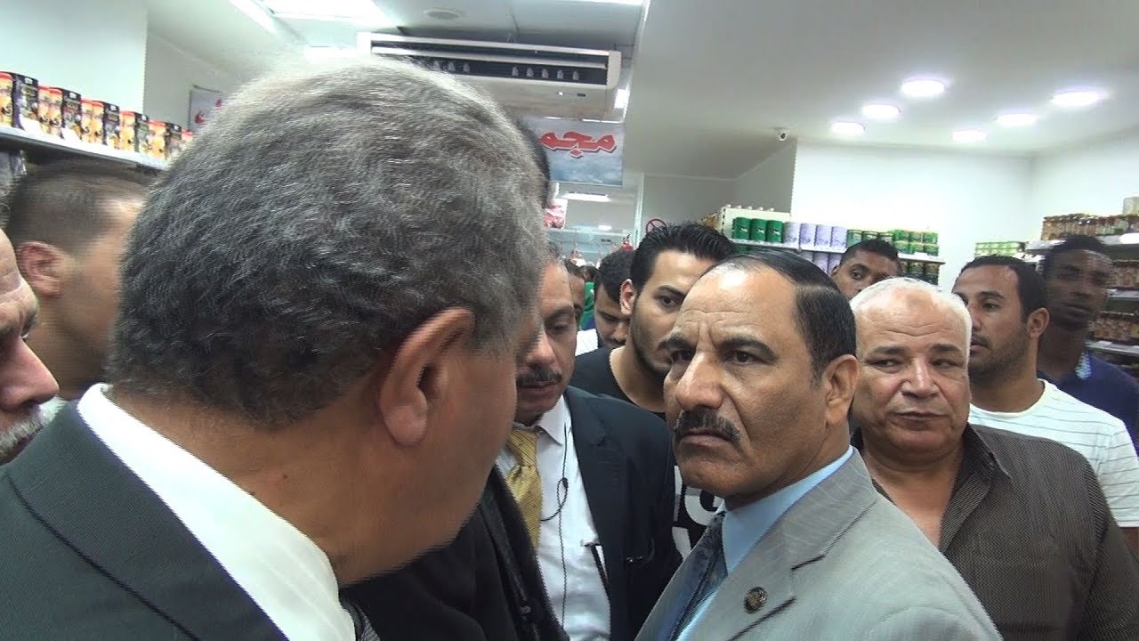 خناقة بين وزير التموين والنائب يسري الأسيوطي بأحد المجمعات الاستهلاكية