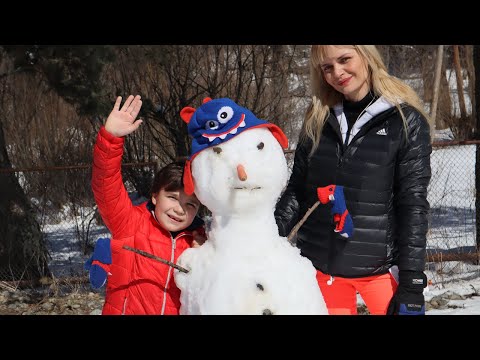 თოვლის ბაბუს გაკეთება ბაკურიანში დედასთან ერთად