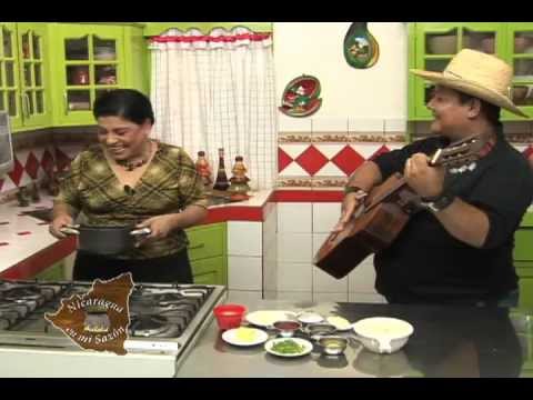 Nicaragua En Mi Sazon Con Maria Esther Lopez Pastelitos De Pollo