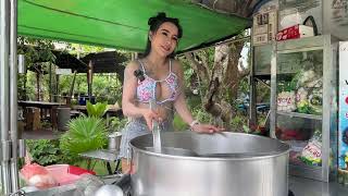 Beautiful & Hard Working Chef Lady Cooks Special Pork Noodle - Thai Street Food