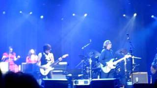 Video thumbnail of "Eric Clapton and Jeff Beck - Wee Wee Baby - live at London O2"