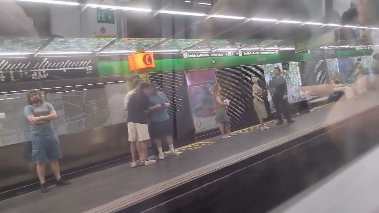 Metro de Barcelona 7000 L3 Trayecto entre Para•lel y Passeig de Gracia
