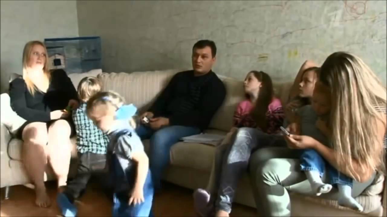 Лишение девственности в машине