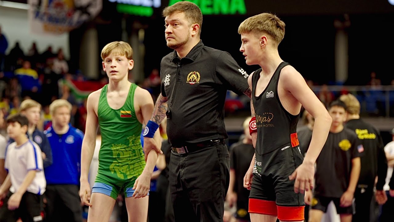 U15 Damian Hepting (GER) vs Orestas Stakenas (LTU) 44kg. Greco-roman boys youth wrestling.