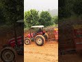 o trator foi buscar as laranjas na roça debaixo de chuva e apresentou problemas no motor