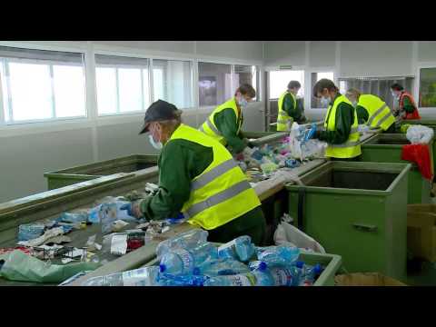 Video: Uzina de reciclare plastic. Punct de colectare plastic