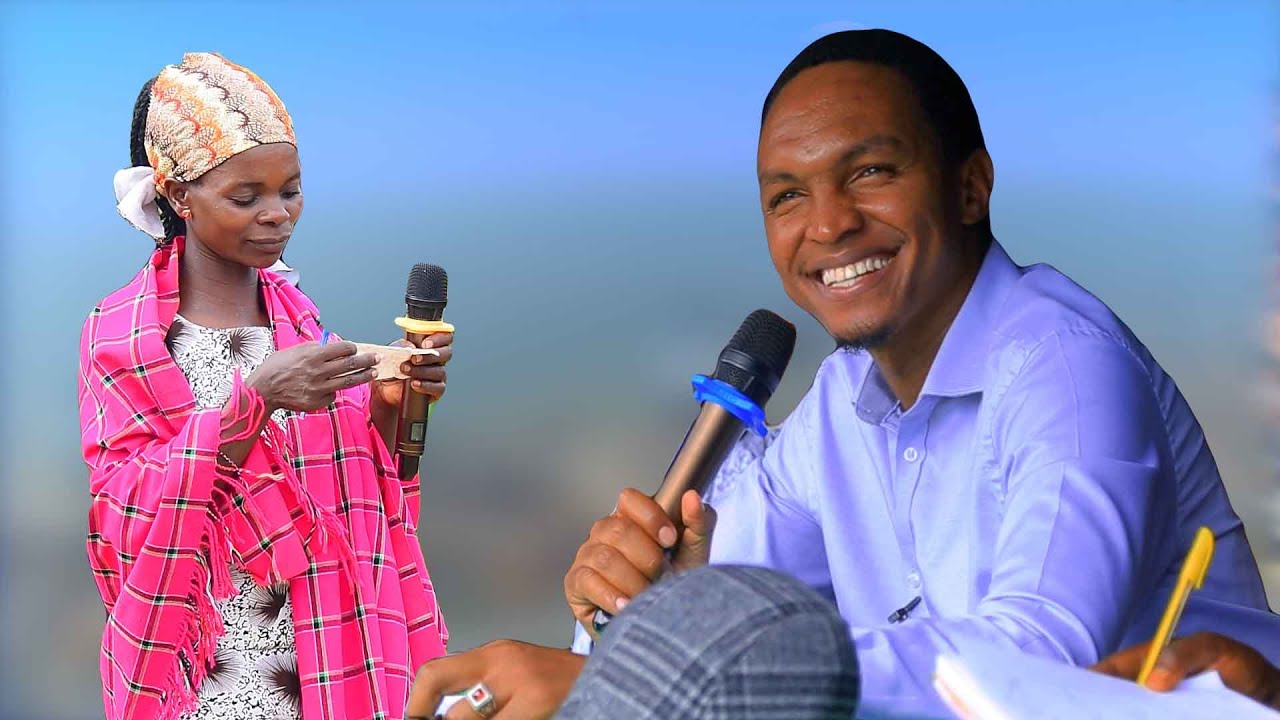 MAMA BILA UWOGA ATOA KARATASI MBELE RC HAPI ''WATU HOI''