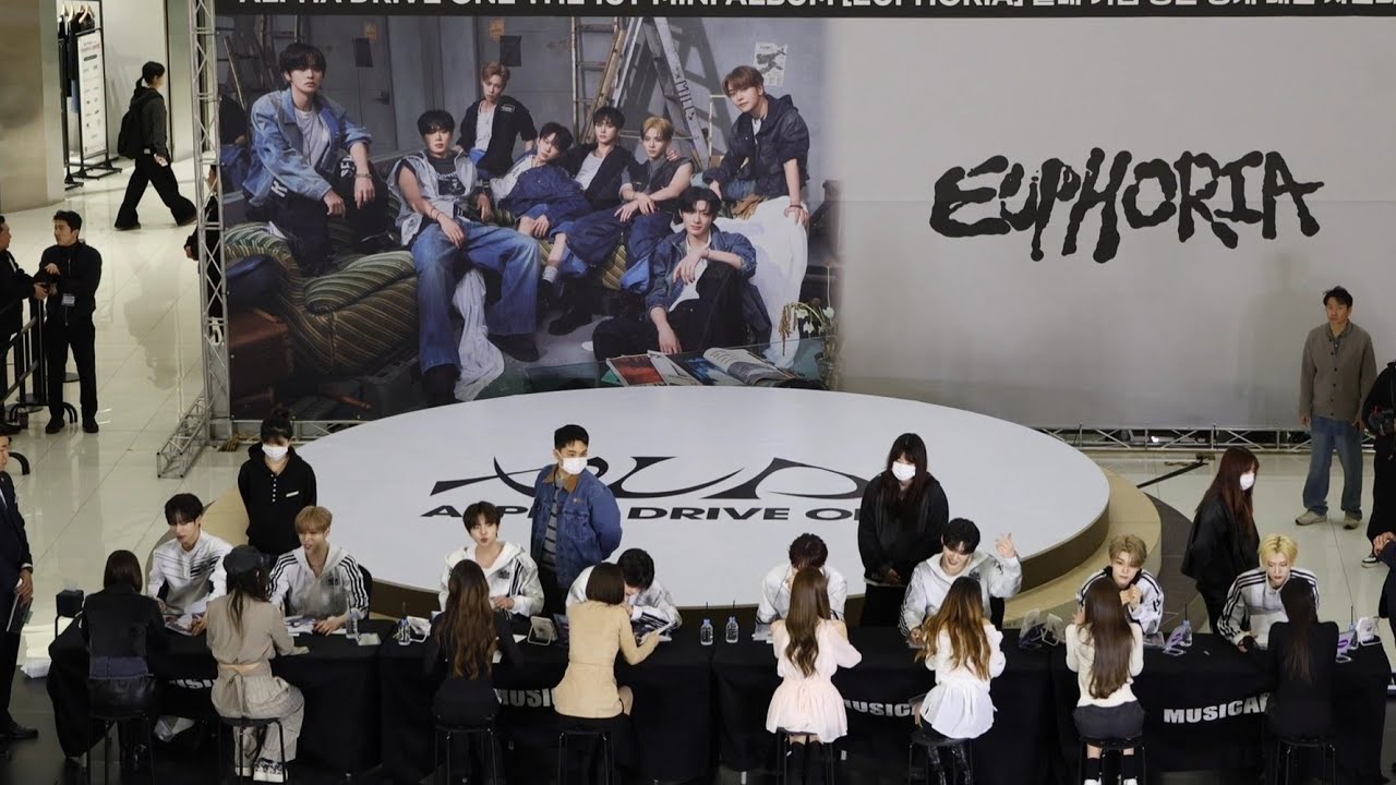Alpha Drive One Fansign Wide Angle 260308 - YouTube