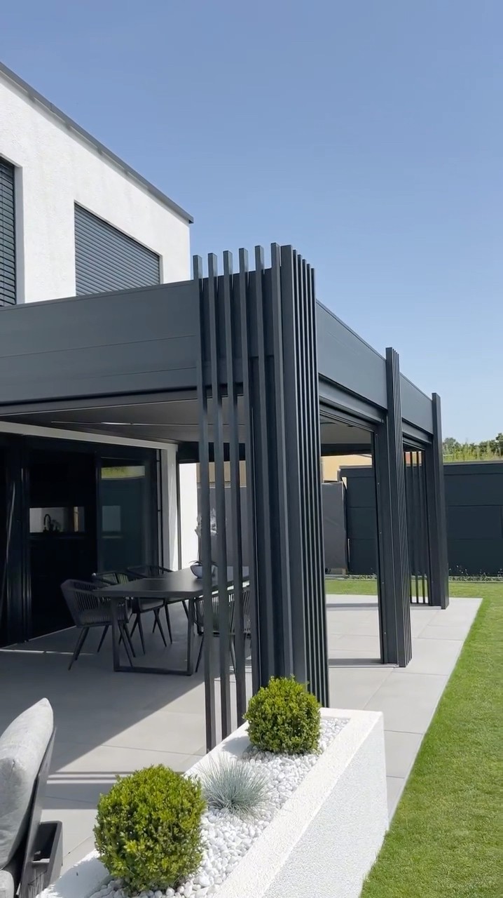 Bioclimatic automatic roof