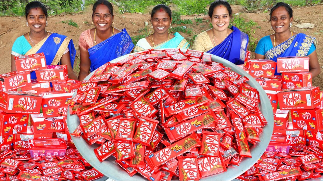 KING of KITKAT MILK SHAKE | Chocolate Milkshake Recipe | KITKAT DESSERT SHAKES | VILLAGE BABYS