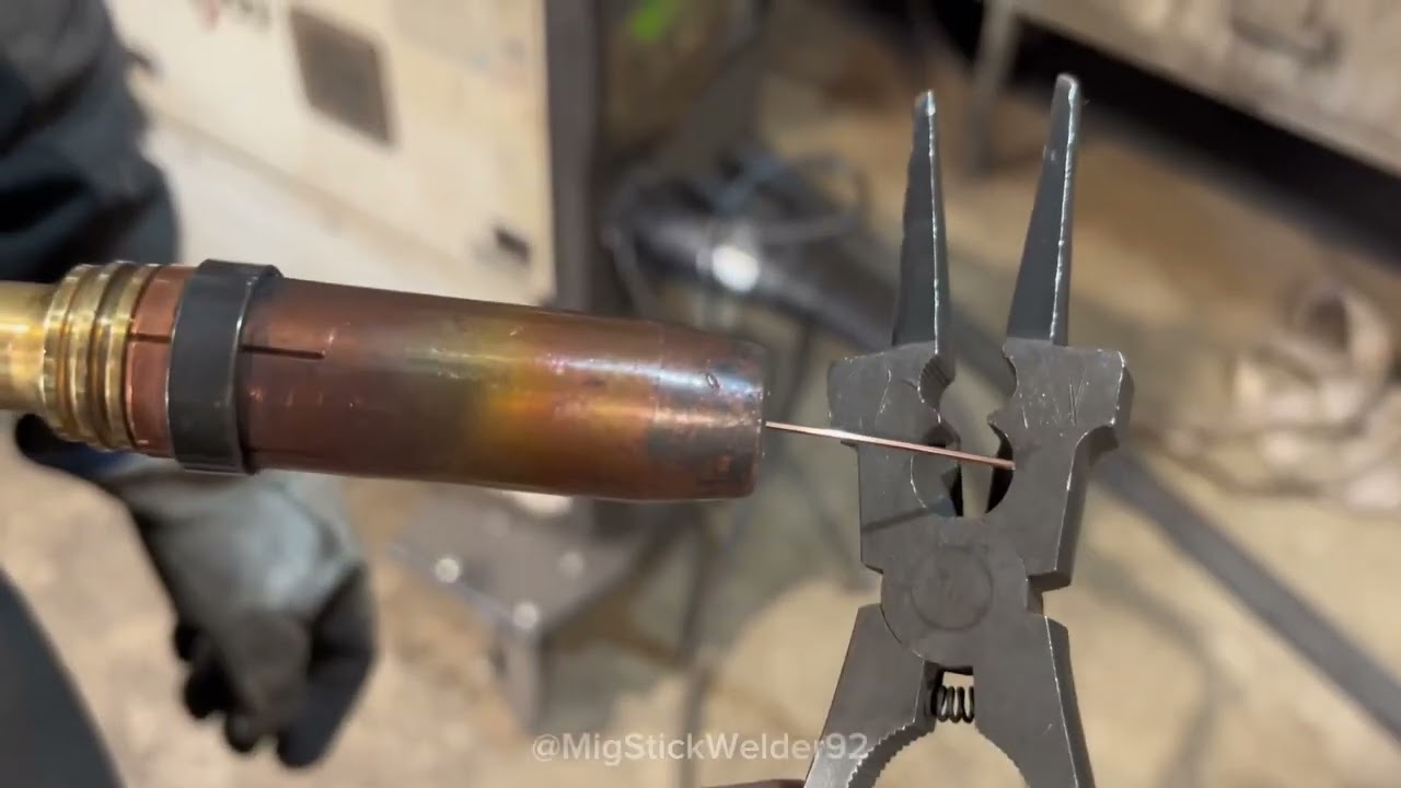 Kyu koi welder is simple mig welding ke bare me baat ni krta