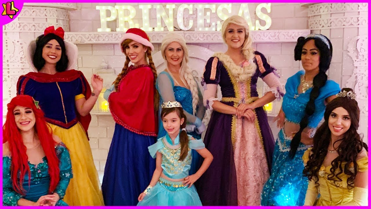 Laurinha é convidada para o chá com as princesas da disney - Jéssica Godar e Laurinha e Helena