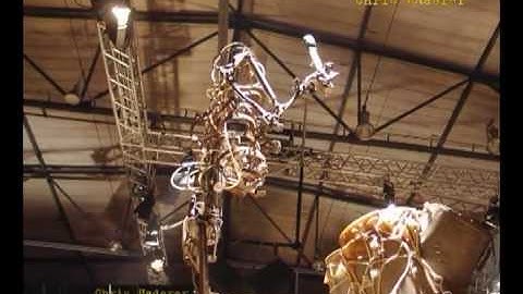 Chico MacMurtrie - Directing the robots