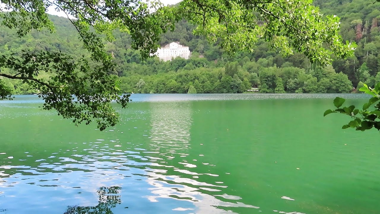I Laghi di Monticchio e l'Abbazia di San Michele Arcangelo, Rionero in Vulture (PZ)