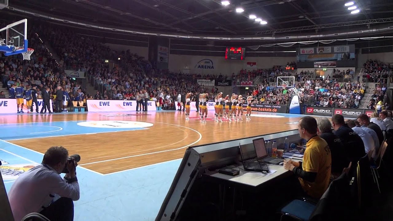 EWE Baskets Xtreme Dancers YouTube