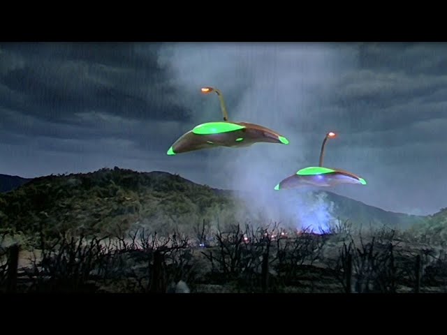 Explorers trivia: In what year was the War of the Worlds film Ben watches released?