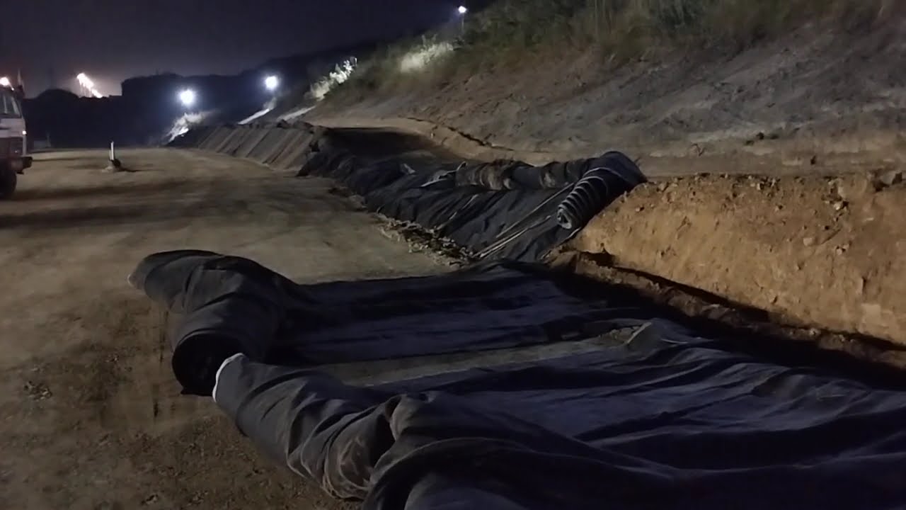 Reinforced Earth wall construction inside TIA